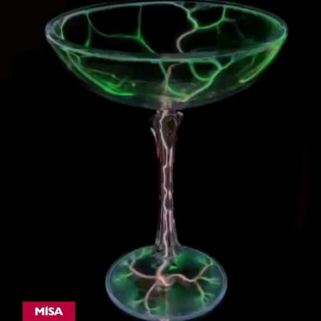 Wir hatten letzte Woche Betriebsausflug und haben unseren Tabtube Hersteller in Österreich besucht. In der Glasbläserei Bernd Weinmayer bekamen wir wahnsinnig tolle Eindrücke über dieses faszinierend schöne Handwerk 🔮

Last week, our Team visited our Tabtube producer Bernd Weinmayer in Austria 🔮

#misa #misasgram #munich #berndweinmayer #munich #austria